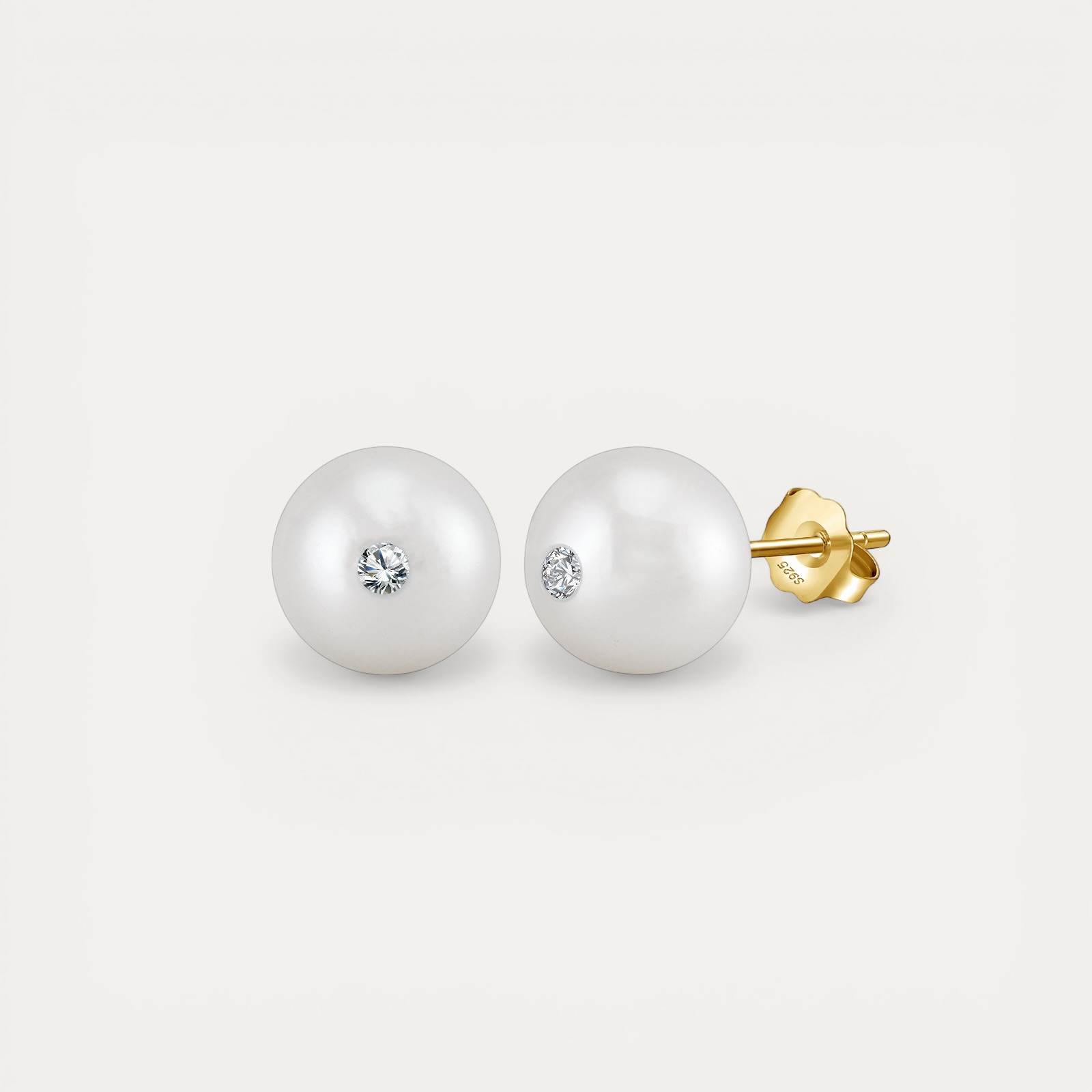 IMG_3375-Photoroom עגילי Adele עם פנינה ומואסינייט בציפוי זהב