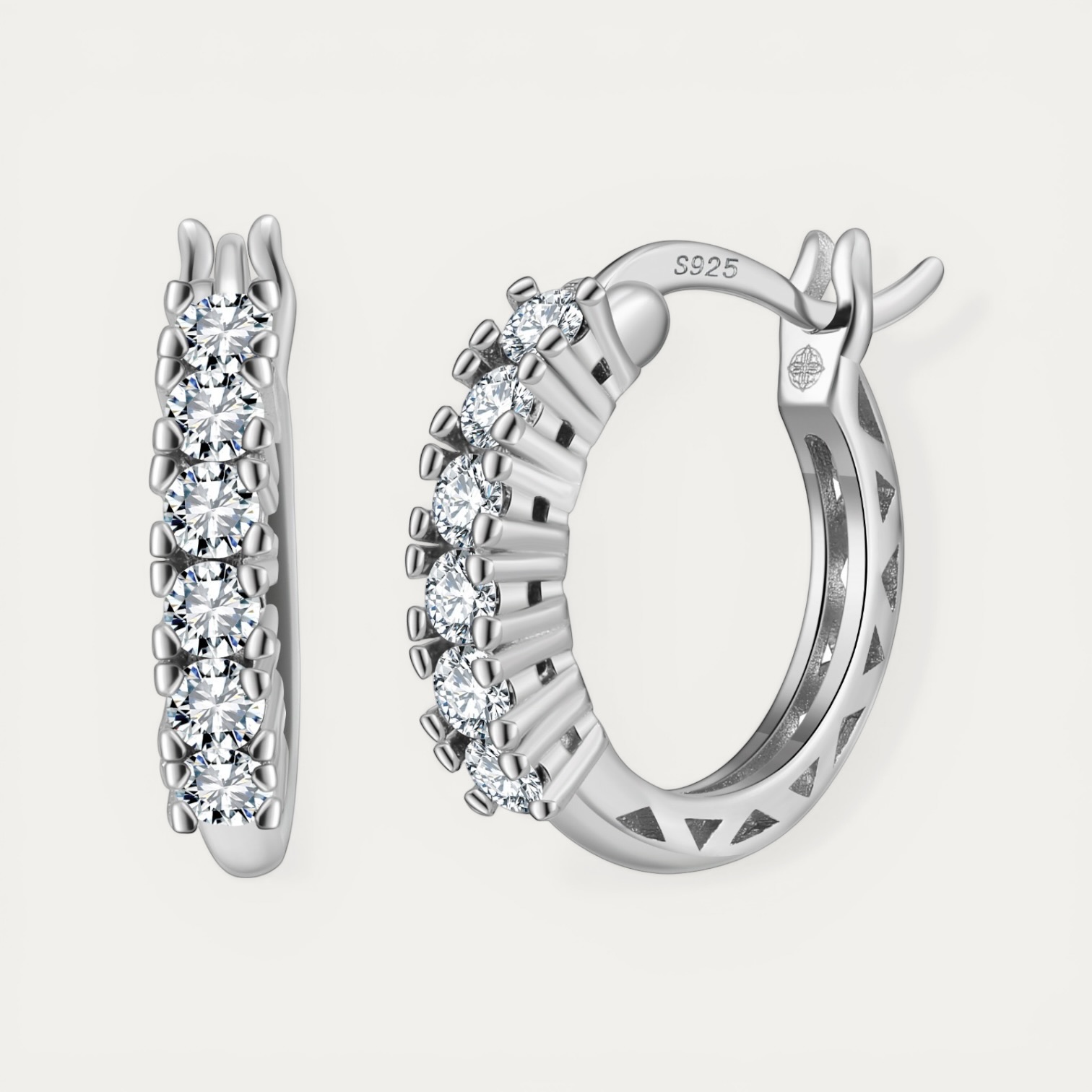 IMG_5753.JPG עגילי כסף 925 עם אבני מואסיניט – דגם Sunny