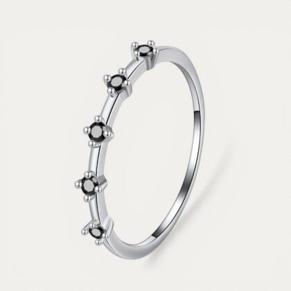 טבעת Black Diamond מכסף 925 עם אבני מואסיניט שחורים