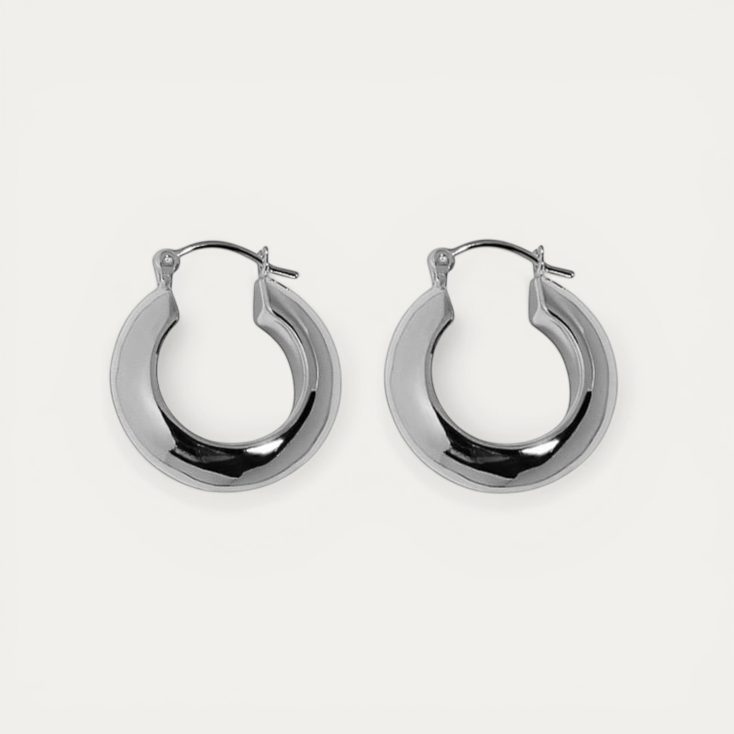 IMG_5595.JPG עגילי LULU כסף 925 בעיצוב חישוק