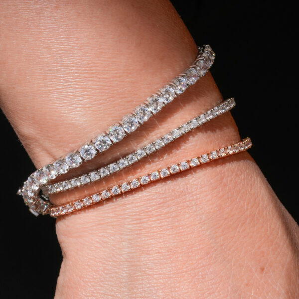 צמיד טניס Lori על פרק היד