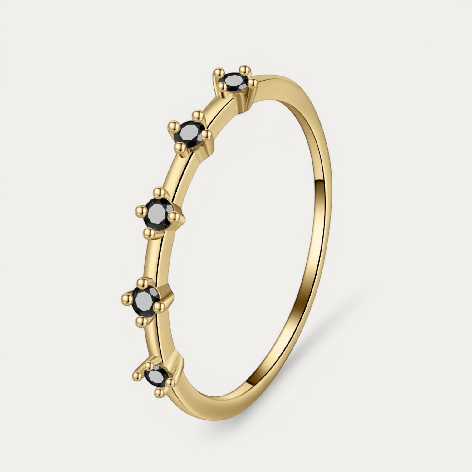 IMG_5597.JPG טבעת The Queen Gold בציפוי זהב 14 קארט עם שיבוץ אבני מואסיניט