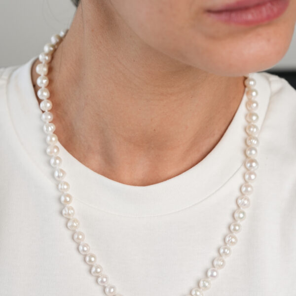 שרשרת פנינים Noelle עם פנינים עגולות מים מתוקים