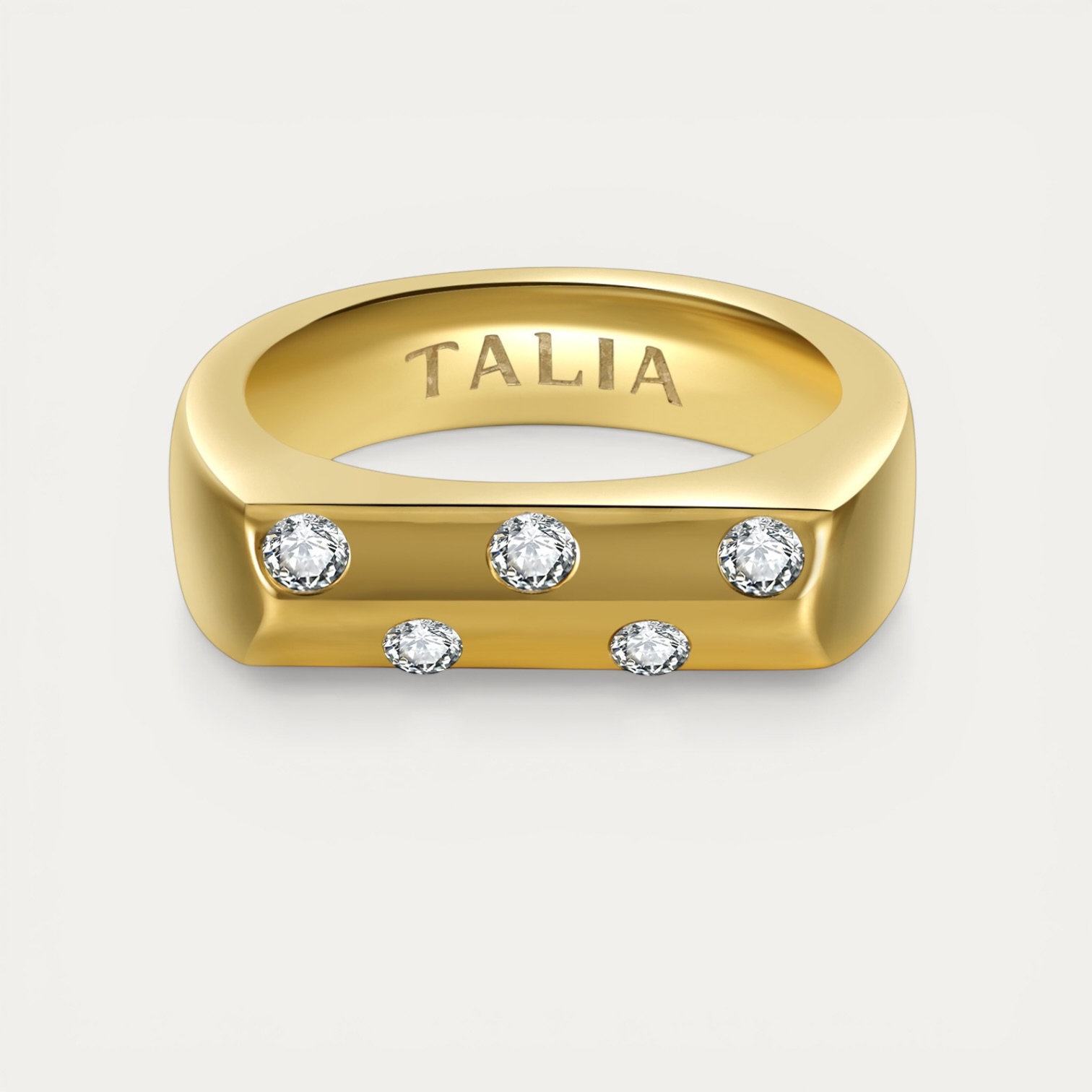 IMG_5613.JPG טבעת Lumière בציפוי זהב 14K בעיצוב משולש עם 5 אבני מואסיניט