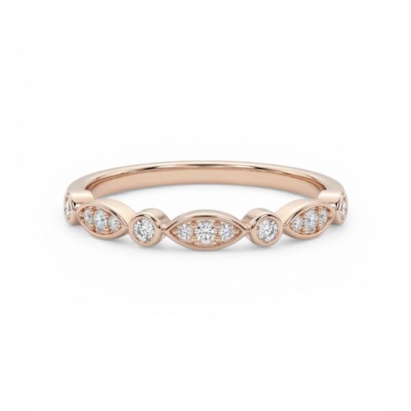 טבעת מרקיזה רוז גולד מפלדת אל חלד בעיצוב שורת אבנים עגולות ומשובצות - TALIA